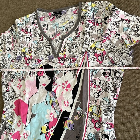 💰3 items for $25 🏷 Tokidoki by Koi Surfer multi print Kiki Scrub Top sz S - Picture 15 of 16